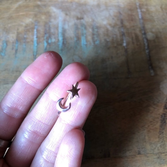 Rose gold star and moon wrap around ring - Picture 5 of 7